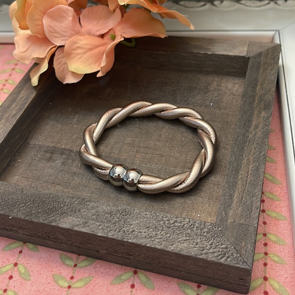 JBloom Soft Cream Twisted Leather Wrap - Picture 4 of 4